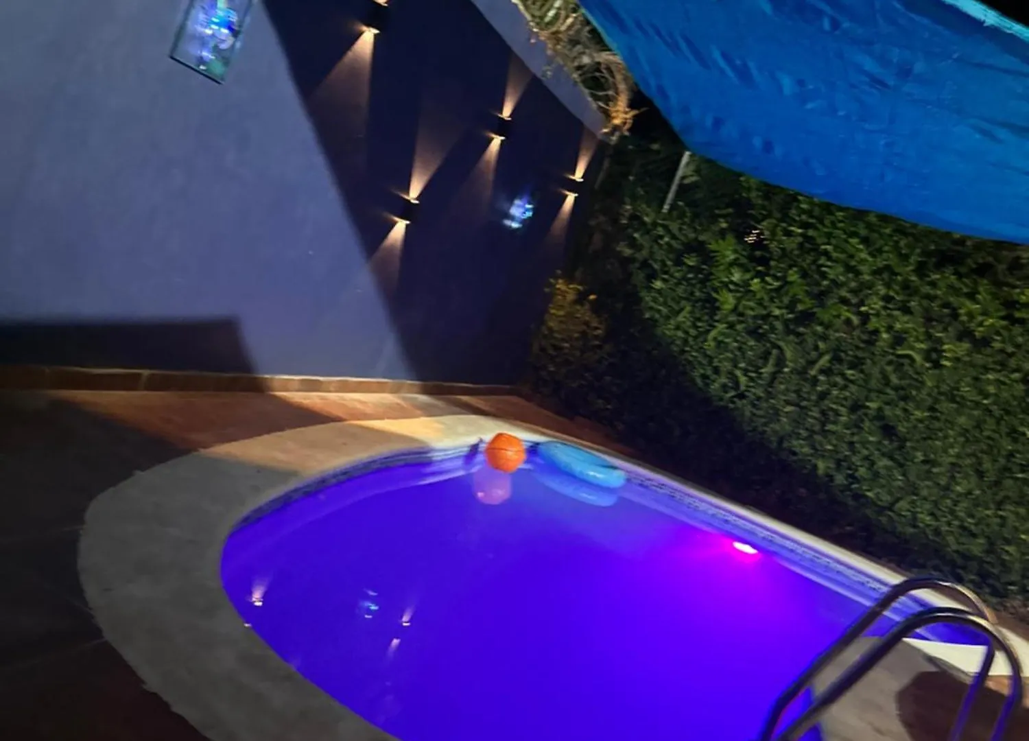 10 Minutes From Beach Villa With Pool location
